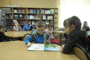 В городской детской библиотеке им. А.П. Гайдара состоялась встреча с членом Союза писателей России (фото)