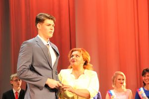 Великолукским выпускникам вручили медали «За особые успехи в учении» (ФОТО)