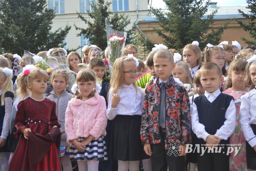 День знаний в Великих Луках (ФОТО)