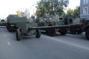 Военный парад в Великих Луках (ФОТО)