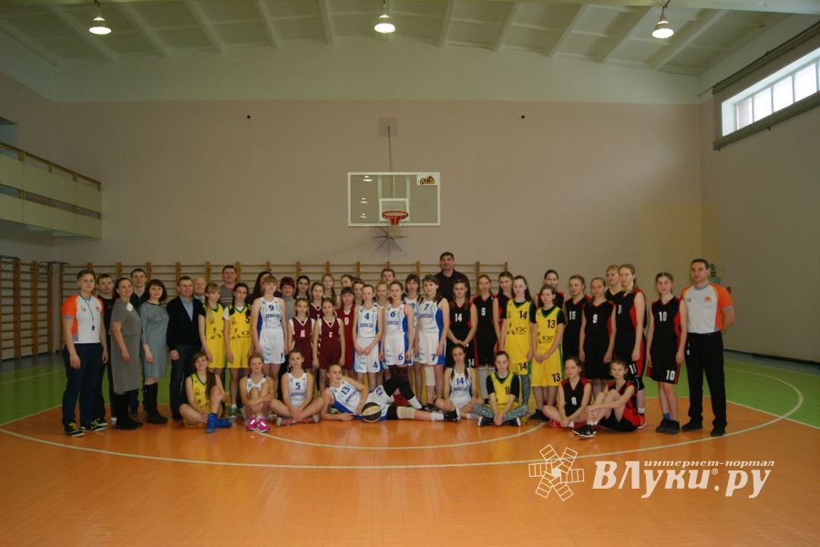 Великолучанки завоевали «серебро» на традиционном турнире по баскетболу (ФОТО)