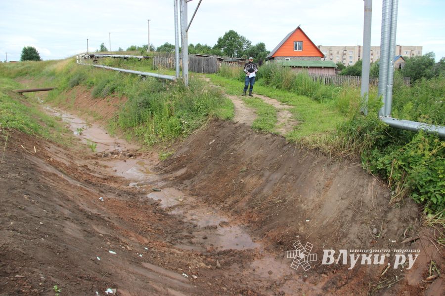 Великолукскую семью спасли из изоляции (ФОТО)