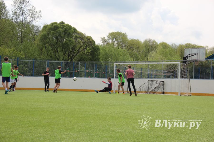 В Великих Луках прошёл Чемпионат по дворовому футболу (ФОТО)