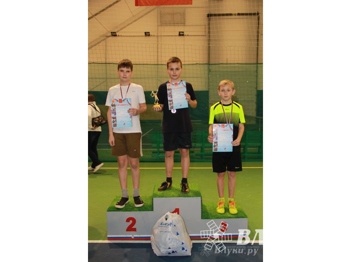 В Великих Луках прошло Первенство по большому теннису (фото)