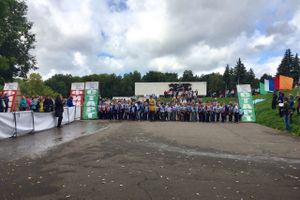 В Великих Луках стартовал Всероссийский день бега «Кросс нации-2017» (ФОТО)