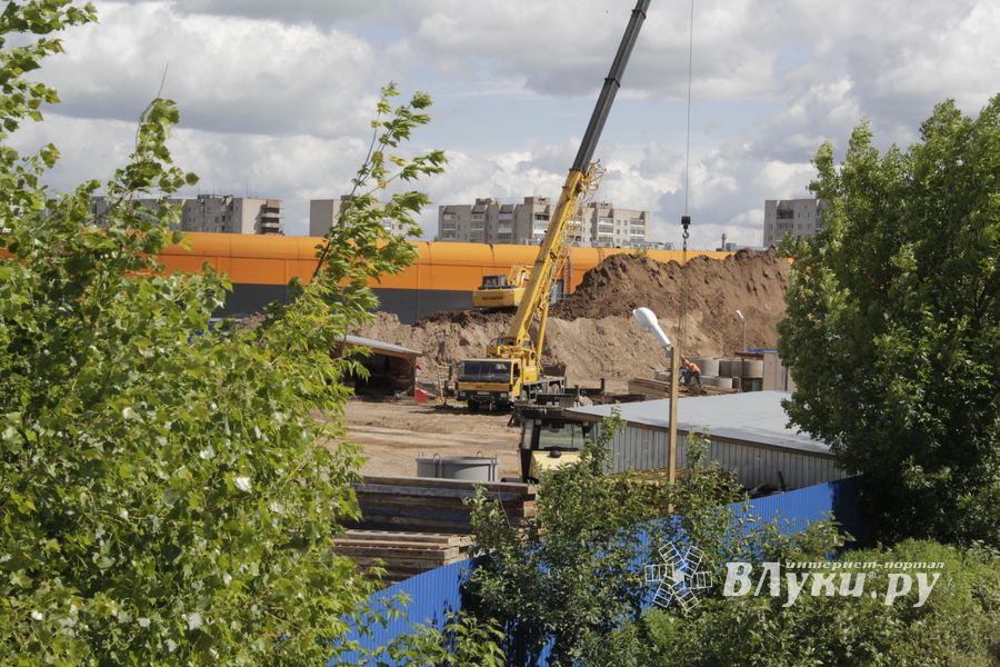 В Великих Луках полным ходом идёт бетонная подготовка  физкультурно-оздоровительного комплекса (ФОТО)