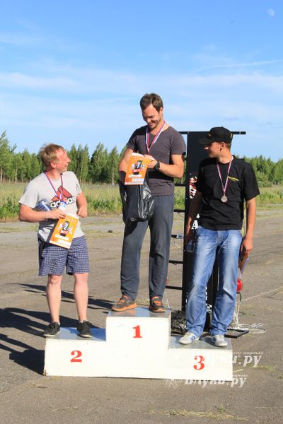 В Великих Луках прошел I этап Открытого чемпионата г. Великие Луки по Drag Racing (фото)