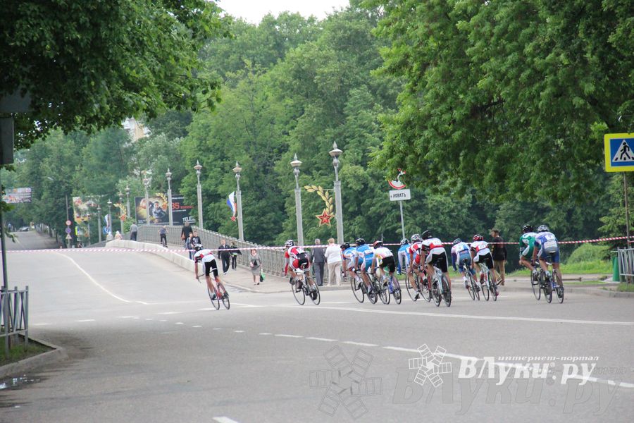 Гонка-критериум по велосипедному спорту