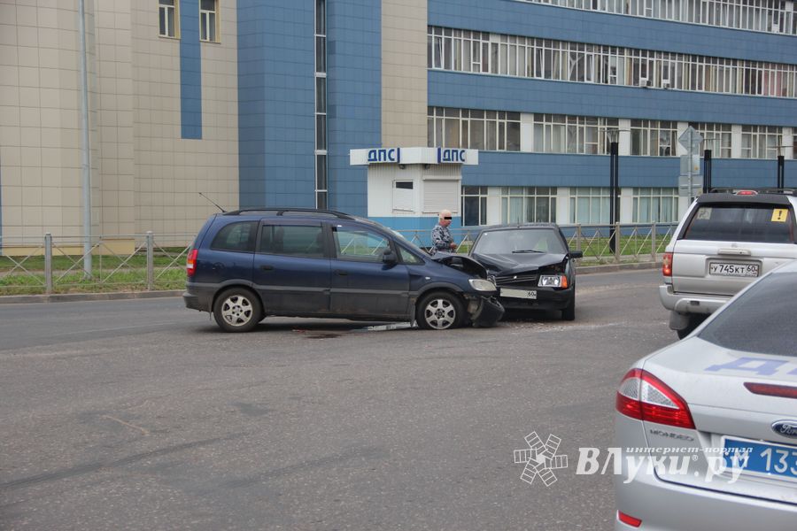 ДТП с пострадавшими на пр. Октябрьском (ФОТО)