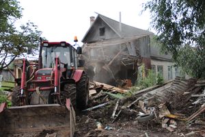 Великие Луки: ломать - не строить