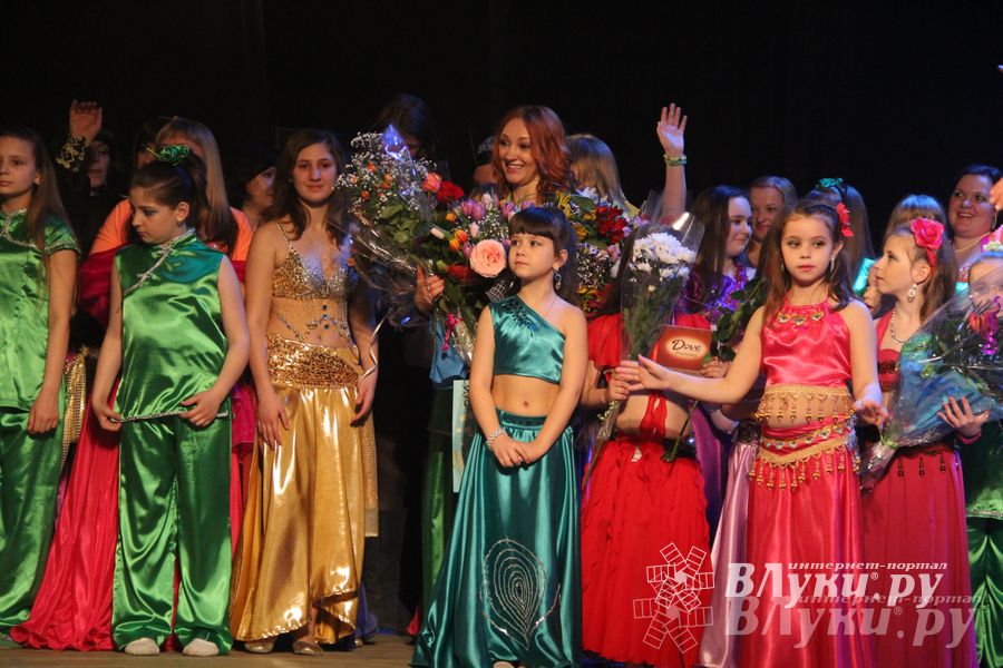  В ДК им. Ленина состоялся отчетный концерт студии восточного танца «Восточные сладости» (фото)