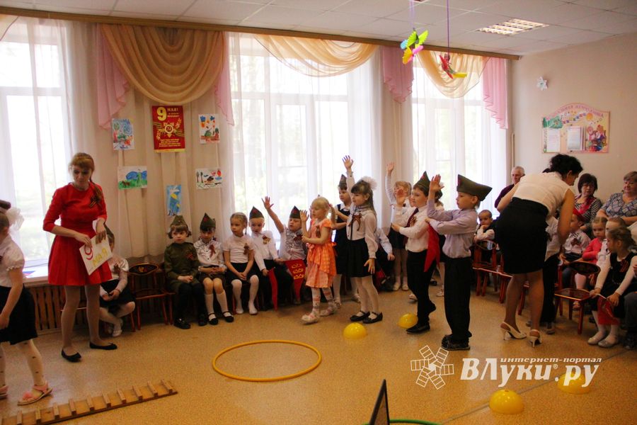 Юные великолучане отметили День победы (ФОТО)