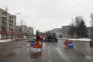 В Великих Луках на Гагарина ремонтируют дорогу (ФОТО)