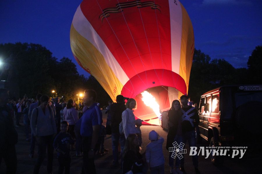 Огненные шоу состоялись над Ловатью (ФОТО)