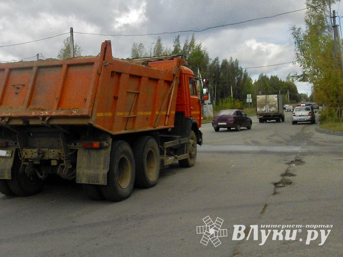 В Великих Луках произошло ДТП (ФОТО)