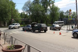 Пропускал полицию и получил удар сзади (ФОТО)