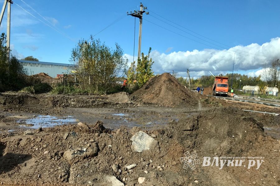 Проезд перекрёстка Дружба-Дьяконова временно затруднён (ФОТО)
