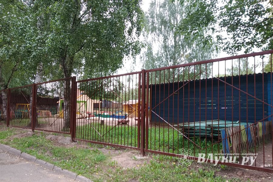 В детском саде № 1 появился новый забор (ФОТО)