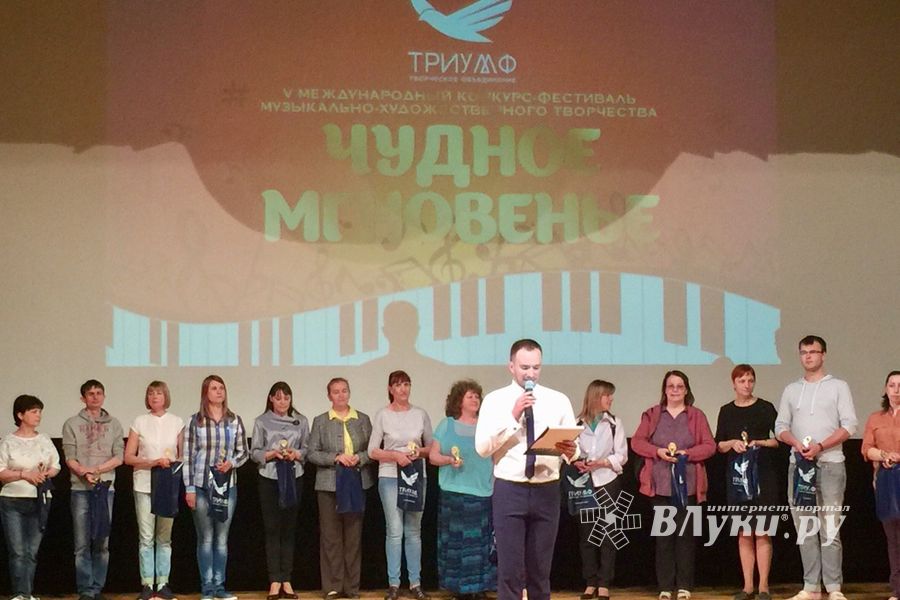 В Международном арт-пленэре «Чудное мгновенье» в Пушкинских Горах учатвуют воспитанники великолукского детского сада (ФОТО)