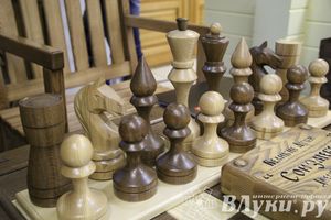 Универсальная выставка проходит в Великих Луках (фото)