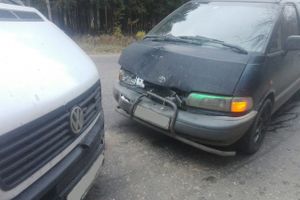 В зеленой зоне столкнулись фольксваген и тайота (ФОТО)