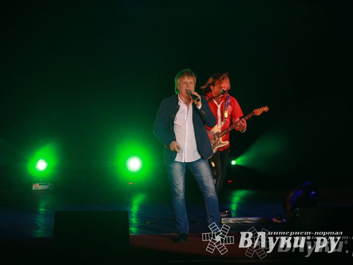 ДК ЛК Великие Луки: Две звезды в одном концерте (фото)