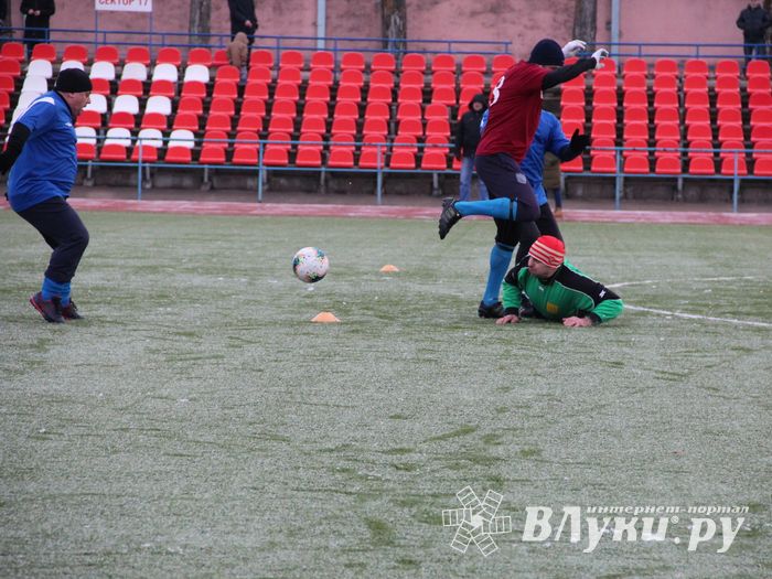 Боевая ничья в памятном футбольном матче (ФОТО)