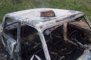 В Великих Луках горел автомобиль (ФОТО)