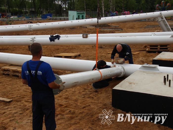 Колесу обозрения делают ноги (ФОТО)