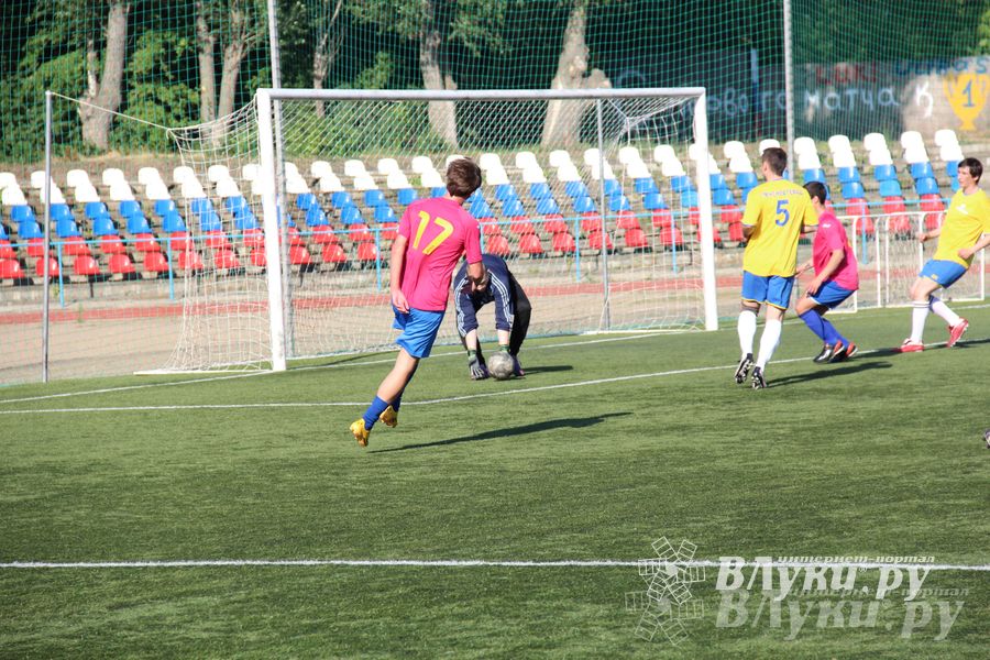 В Великих Луках команда «КПРФ» обыграла команду «Спартака» (фото)