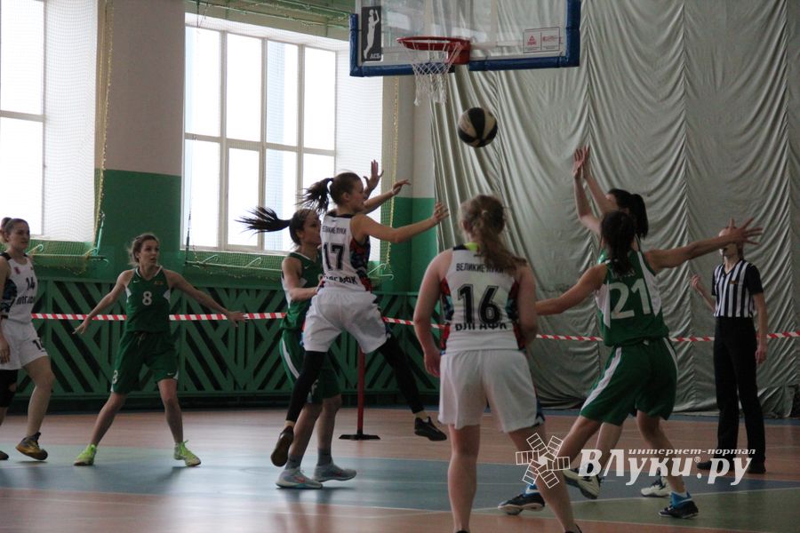 В Великих Луках прошли игры АСБ высшего дивизиона «Северо-Запад» среди женских команд (ФОТО)