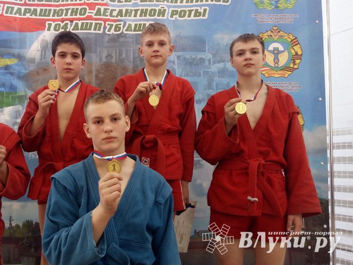 Великолучане привезли награды с Первенства Псковской области по самбо (ФОТО)