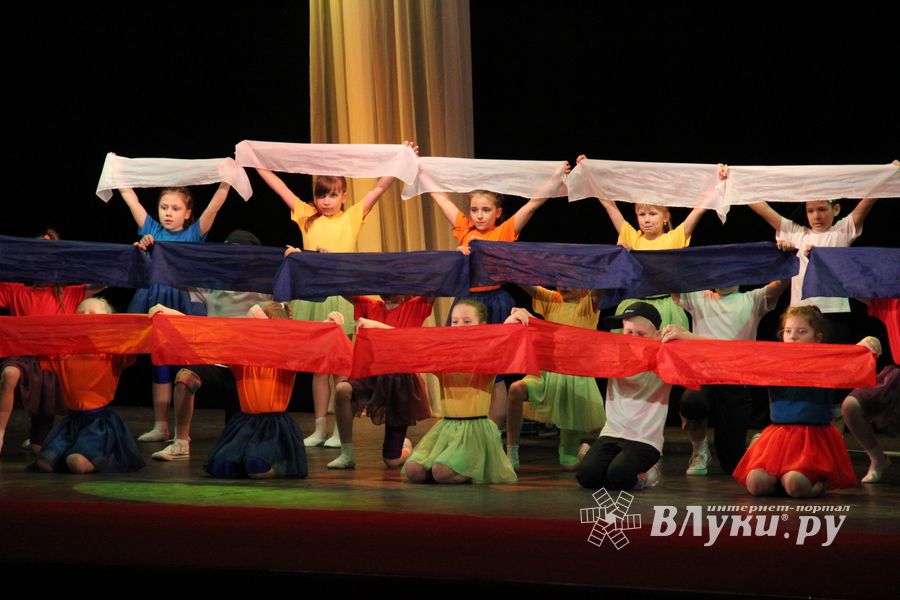 «Великолукская Веснянка» на сцене ДК ЛК