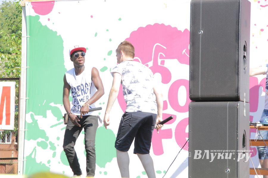 Яркие эмоции «ColorFest» в Великих Луках (ФОТО)