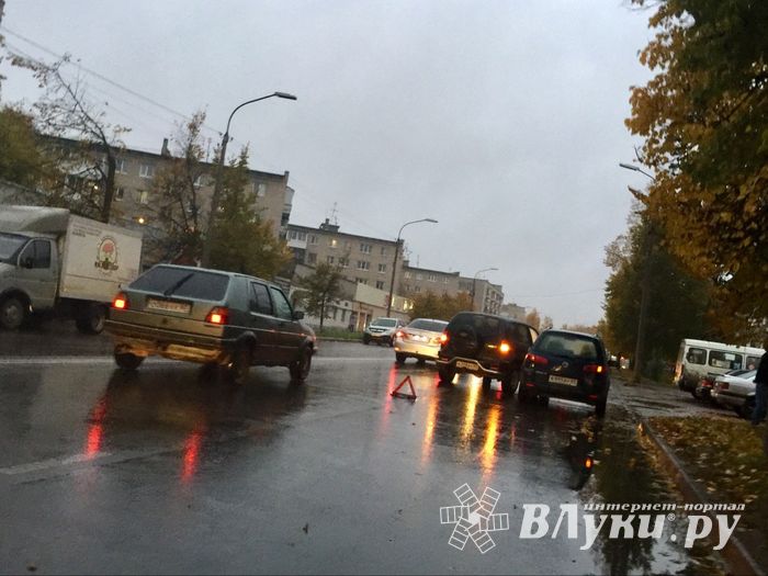 В Великих Луках продолжаются «дорожные притирки» (ФОТО)