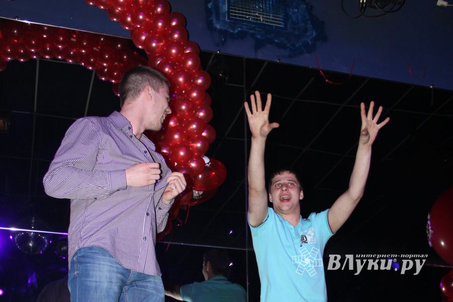 14 февраля в клубе «Хотэй» состоялось ежегодное шоу для влюбленных «Love Story»