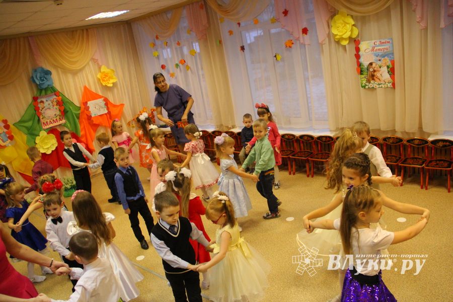 В детском саду №16 поздравляли мам (ФОТО)