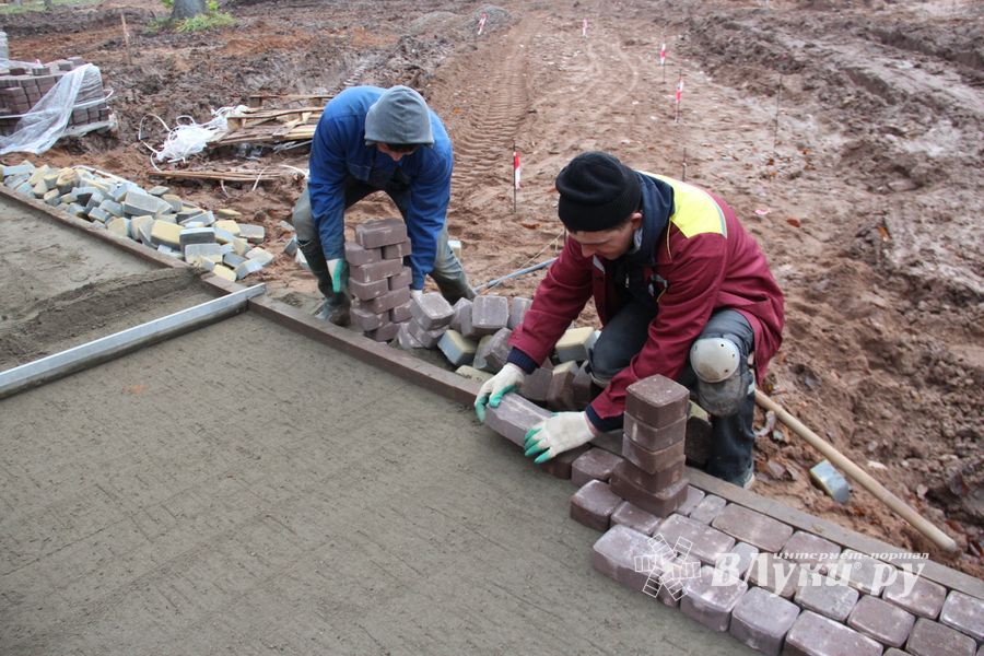 Великолукский парк стремительно преображается (ФОТО)