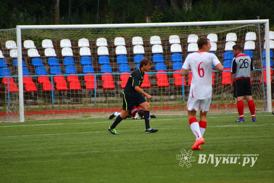 "Экспресс" (Великие Луки) - "Купол-ВДВ" (Псков)