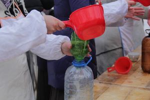 Великолучане запасаются святой водой (фото)