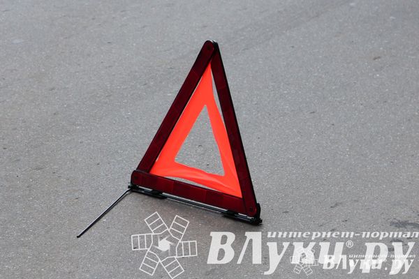 За минувшие сутки в Великих Луках произошло 2 ДТП с пострадавшими