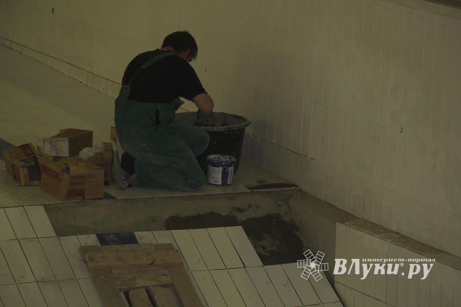 В Великих Луках завершается ремонт бассейна (ФОТО)