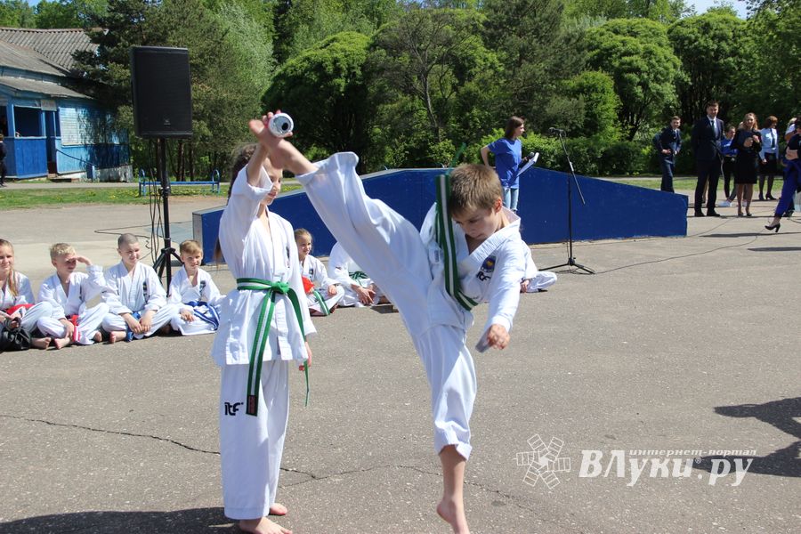 Спецназ «разгромил» на Дятлинке «банду»