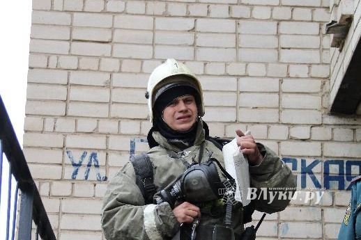 В Великих Луках прошли областные соревнования среди пожарных по спасению пострадавших