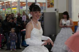 В Великих Луках бегали невесты (ФОТО)