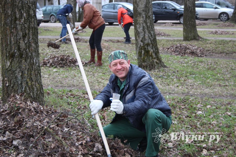 Городские СМИ провели субботник (ФОТО)