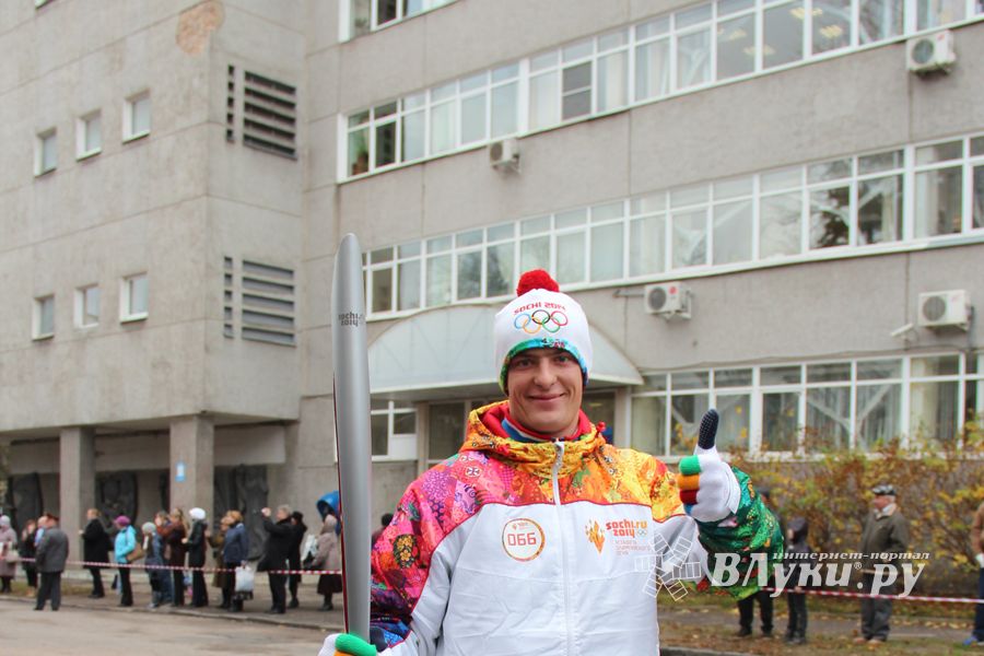 Эстафета Олимпийского огня в Изборске и Пскове