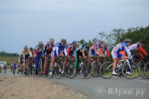 В Великих Луках состоялось награждение победителей Чемпионата России по велоспорту в парной гонке (фото)