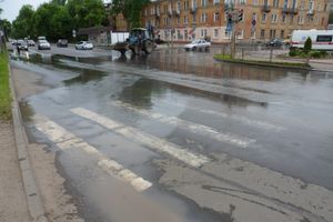 На проспекте Гагарина затопило дорогу (ФОТО)