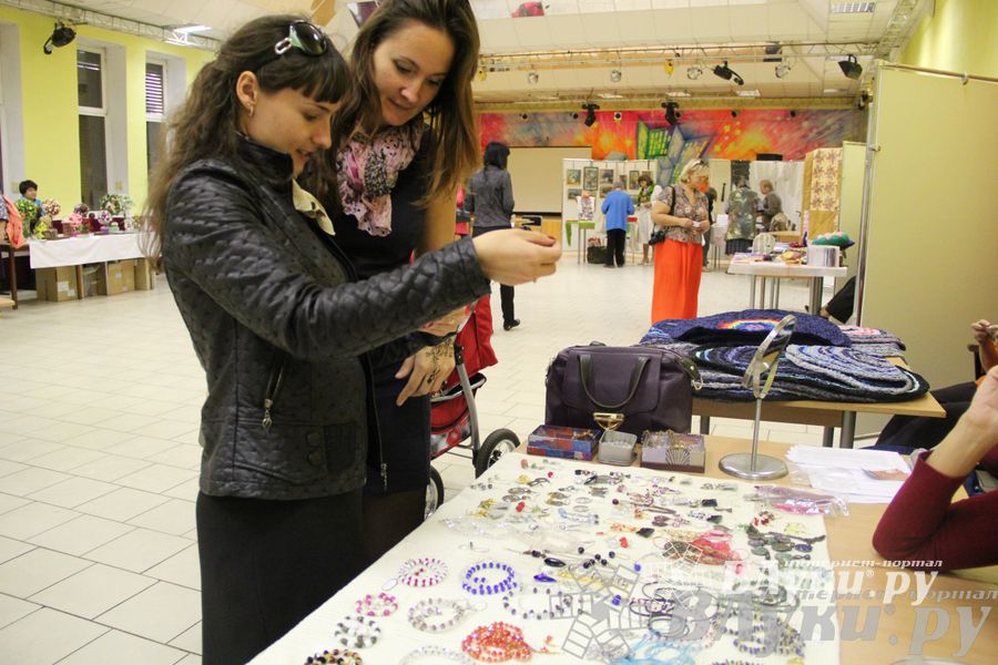 Выставка-ярмарка  «Волшебный сундучок»